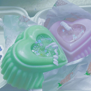 骚屄被插到白浆爆出
